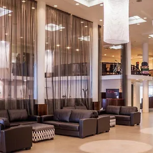 West Plaza Hotell